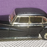 Mercedes 300 c -  1955 - Мащаб 1:18 , снимка 1 - Колекции - 44642002