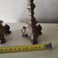 два стари месингови свещника-комплект, снимка 3 - Други ценни предмети - 41840983