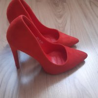 червени обувки, снимка 1 - Дамски елегантни обувки - 42350273
