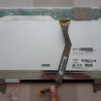 Две матрици - от ASUS 15.4” LP154WX4 и от ACER 14.1” LTN141AT02 от ACER, снимка 1 - Части за лаптопи - 41628247