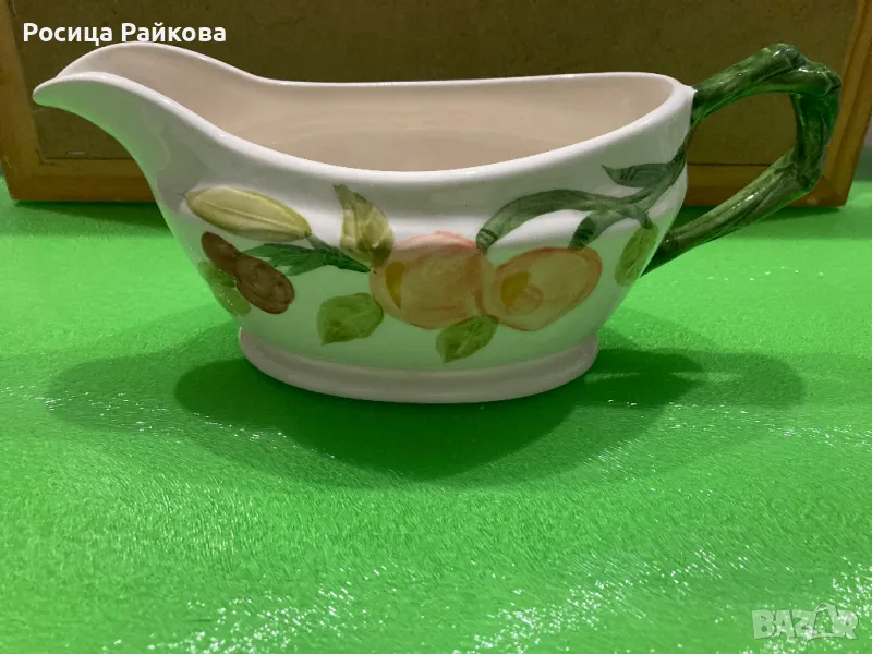Порцеланов съд за сос, снимка 1
