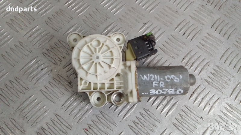 Моторче стъклоповдигач врата Mercedes E-Class W211 2008г.(предна дясна)	, снимка 1