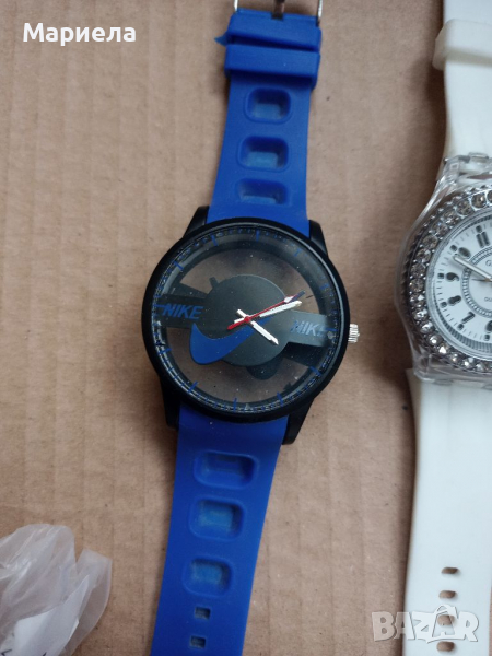 Дамски интересен часовник -  светещ, прозрачен, гривна, снимка 1