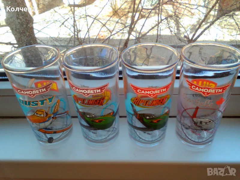 продавам 4 броя чаши всяка по 2 лв. , снимка 1