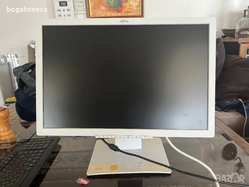 Монитор  Fujitsu 22', снимка 1