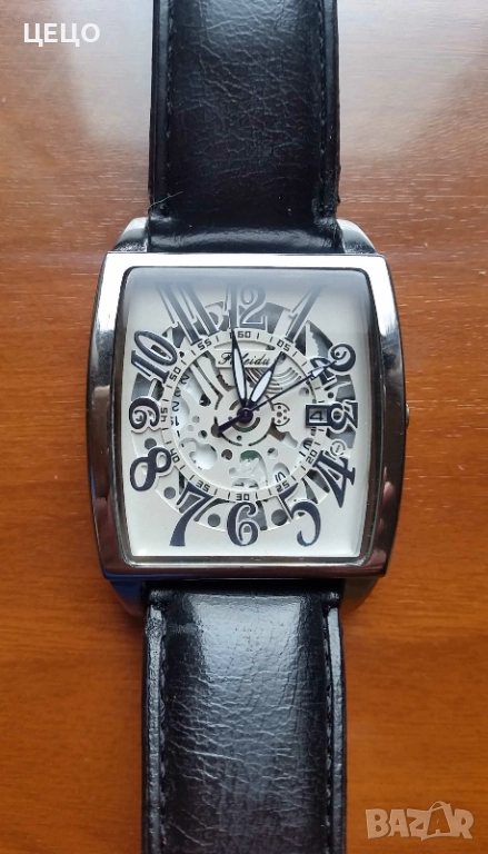 Оригинален уникален кварцов часовник с дата и кутия  . НОВ ., снимка 1