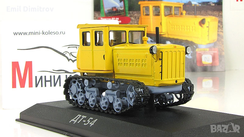 Моделче на трактор ДТ-54 в мащаб 1:43, снимка 1