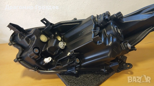 Оригинален десен фар за TOYOTA Yaris IV / Тойота Ярис (след 2020г), снимка 14 - Части - 53502699