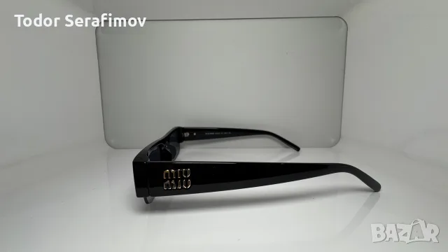 Дамски слънчеви очила Miu Miu Regard / Rectangle – Черна рамка / Златисто метално лого, снимка 2 - Слънчеви и диоптрични очила - 55982747