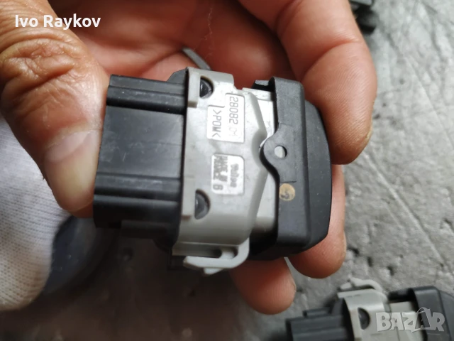 Бутони стъкла за Renault , снимка 14 - Части - 51053338
