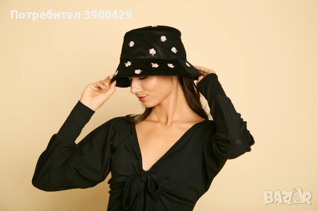 Дамска Кадифена Шапка Violette, снимка 3 - Шапки - 52183845