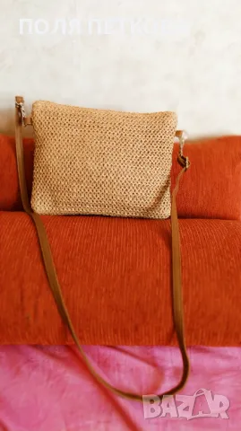 Бежова чантичка цветя и пайети, снимка 2 - Чанти - 48095896