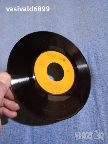 "Поети с китара - Булат Окуджава", снимка 12 - Художествена литература - 50025899