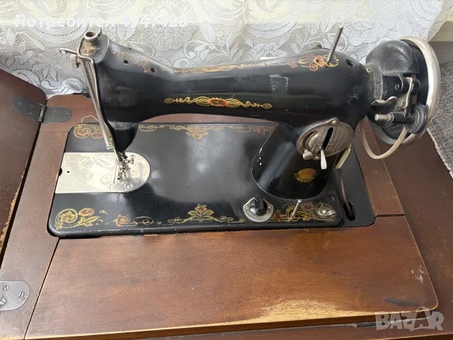 шевна машина със шкаф, снимка 4 - Шевни машини - 56046185