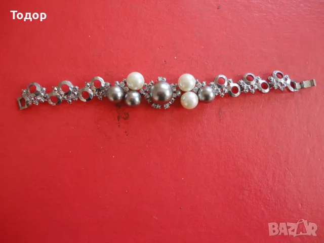 Невероятна гривна с перли и камъни , снимка 3 - Гривни - 49645670
