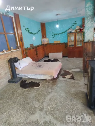 Продавам два имота в един парцел около 970кв.м.ло 970кв.м, снимка 2 - Къщи - 55846238