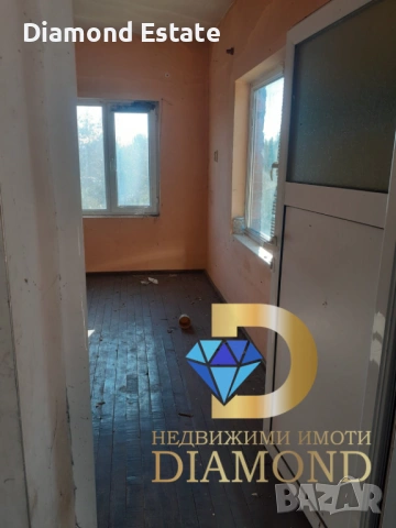 Двуетажна къща в село Медникарово обл. Стара Загора, снимка 8 - Къщи - 47716964