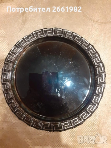 Прекрасен стъклен сервиз от 6 бр. чинии