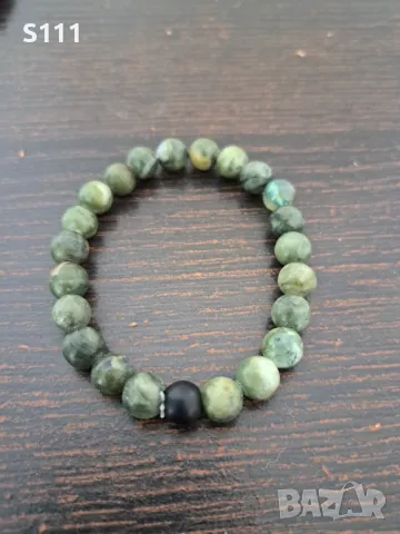 Гривни от естествени камъни, снимка 15 - Гривни - 48523643