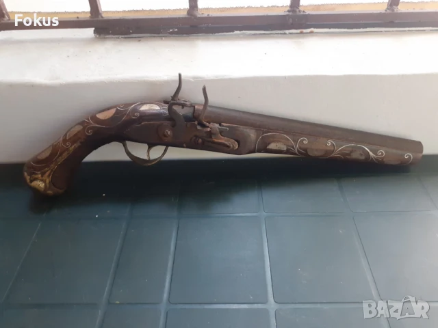 Стар кремъчен пищов с набивки и интарзии от седеф - реплика, снимка 2 - Антикварни и старинни предмети - 50954247