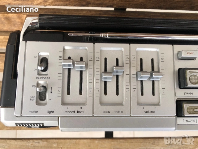 Радиокасетофон SHARP GF 9191 E (Japan), снимка 10 - Радиокасетофони, транзистори - 53039604