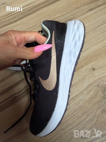 Оригинални маратонки NIKE REVOLUTION 6 NN GS ! 36,5 н, снимка 2 - Маратонки - 52163153
