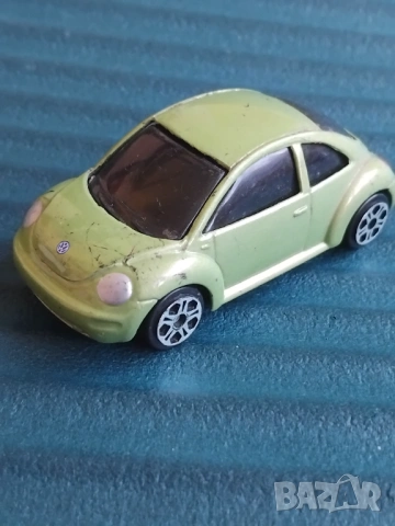 Maisto Volkswagen New Beetle - оригинална количка, снимка 2 - Коли, камиони, мотори, писти - 53669567