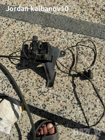 Лява ключалка комплект на преден капак на Ауди Audi A8 D4 H4 само за 80Eur. 4h0823509 4h0823425b