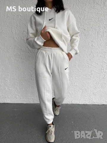 Дамски спортен комплект Nike, снимка 2 - Спортни екипи - 53411941