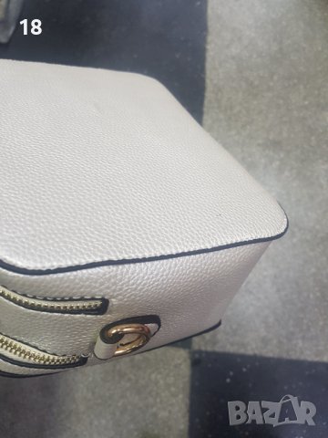 Дамски чанти, снимка 5 - Чанти - 40501456