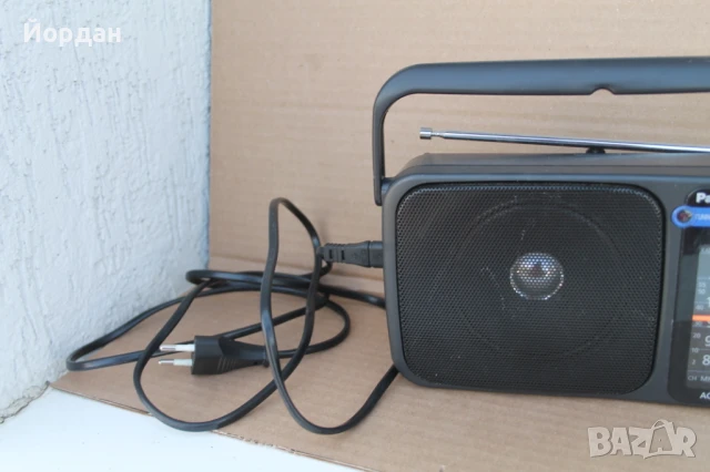 Радио ''Panasonic RF 2400D'', снимка 2 - Радиокасетофони, транзистори - 50585001