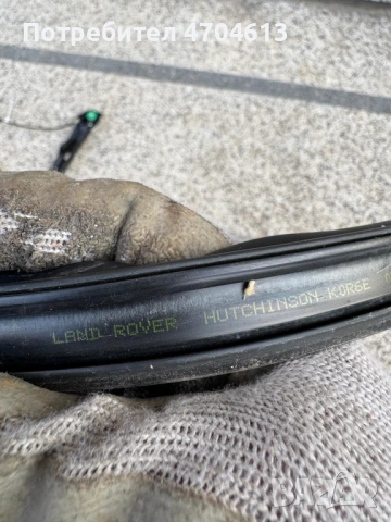 Уплътнение предна дясна врата на Range Rover Evoque само за 20Eur. BJ32-20518, снимка 2 - Части - 53117112
