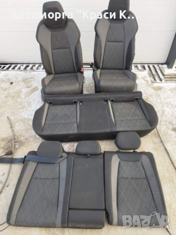 предни и задни седалки за Шкода KAROQ 2024г текстил подгрев на целия салон, снимка 3 - Части - 53124319