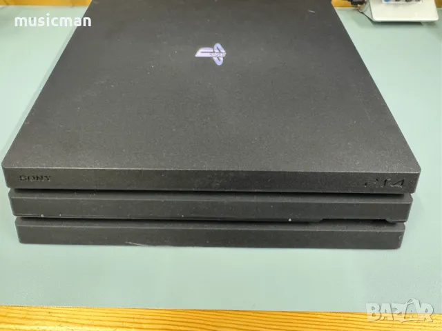 Playstation 4 Pro 1TB + 3 контролера + бонус карта за PlayStation +, снимка 3 - PlayStation конзоли - 48633512