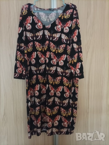 Рокля с принт пеперуди