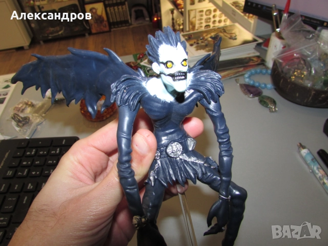 Фигурка Рюк от Дет Ноут. Цена 35лв. вис. 22см. 