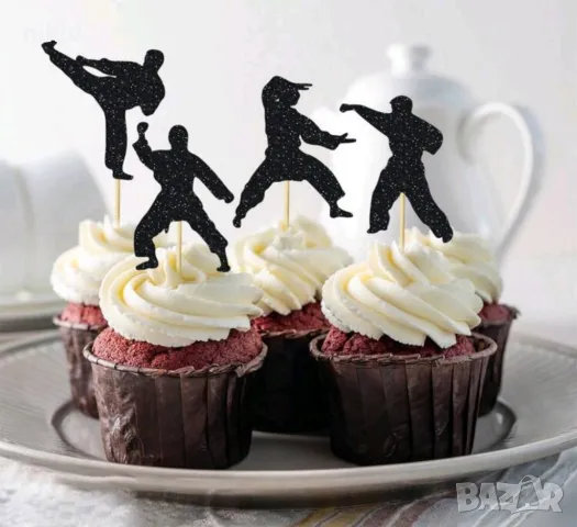 12 бр Карате Бойни изкуства  картонени топери топер украса мъфини кексчета торта декор, снимка 2 - Други - 49757368