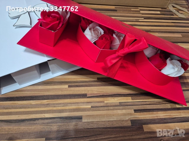 Кутия с Рози 