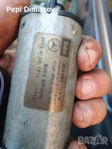 VALEO 404560B A2038204642 A ОРИГИНАЛЕН MERCEDES BENZ W203 C КЛАСА КОМБИ МОТОР НА ЧИСТАЧКАТА НА ЗАДНО, снимка 2 - Части - 47779879