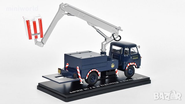 Saviem SG 4 R 35 елеватор EDF 1967 - мащаб 1:43 на Hachette моделът е нов в блистер, снимка 3 - Колекции - 44175205