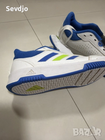 Детски маратонки adidas (33), снимка 3 - Детски маратонки - 56236945