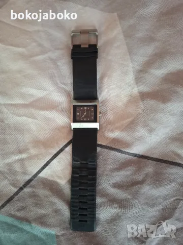 часовник Nike Women's Pink Oregon Series Square G Watch WA0051, снимка 2 - Дамски - 38832530