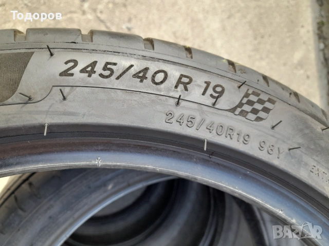 Продава две гуми 245 40 19 цола,Мишелин,ДОТ 2022 г., снимка 2 - Гуми и джанти - 53799050