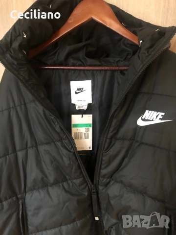 чисто ново оригинално дамско яке Nike Therma-Fit, снимка 5 - Спортни екипи - 53716618
