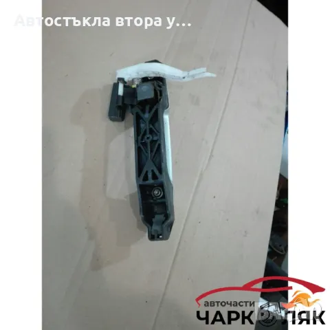 външна дръжка задна дясна за Тойота Рав-4 2.2д, снимка 2 - Части - 48236205