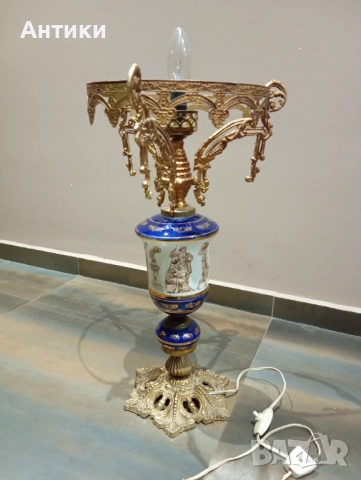 Стара порцеланова лампа 