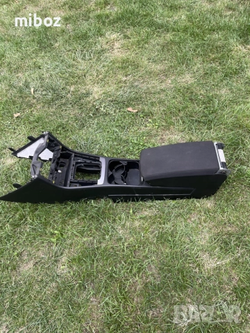 Подлакътник Фолксваген Пасат VW Passat b7, снимка 2 - Части - 56204834