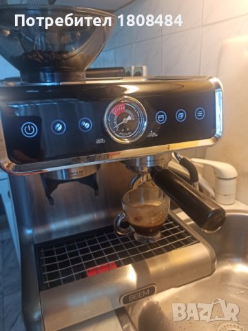 Кафе машина BEEM нова, професионална с кафемелачка, работи перфектно и прави страхотно кафе , снимка 1 - Кафемашини - 38626431