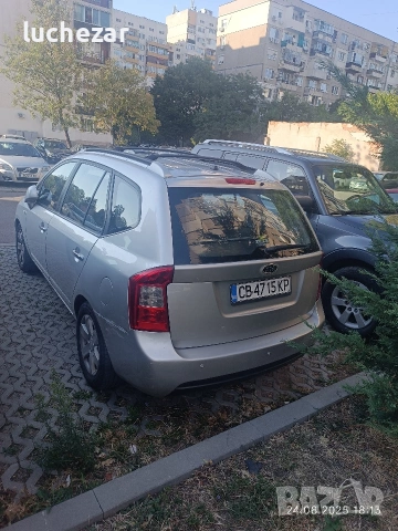 Kia carens , снимка 5 - Автомобили и джипове - 53478629