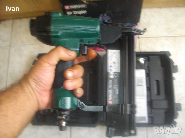 Нов Голям Пневматичен Такер Комбиниран За Скоби 10-40мм и Пирони 15-50мм-Parkside PDT40F, снимка 14 - Други инструменти - 41477838